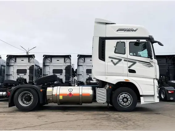 Седельный тягач FAW J7 2024 года новый фото 5