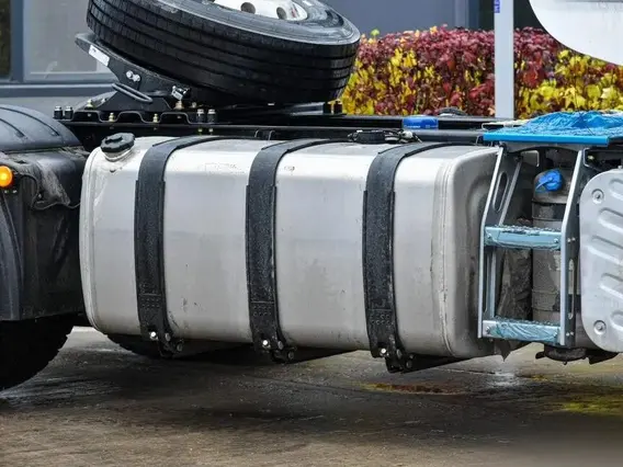 Седельный тягач FAW J7 2024 года новый фото 17
