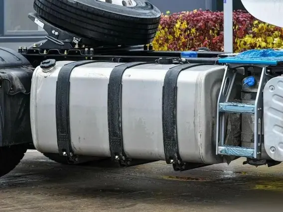 Седельный тягач FAW J7 2023 года новый фото 5