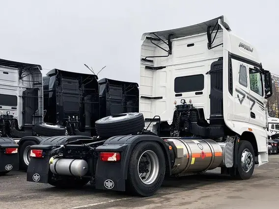 Седельный тягач FAW J7 2024 года новый фото 5
