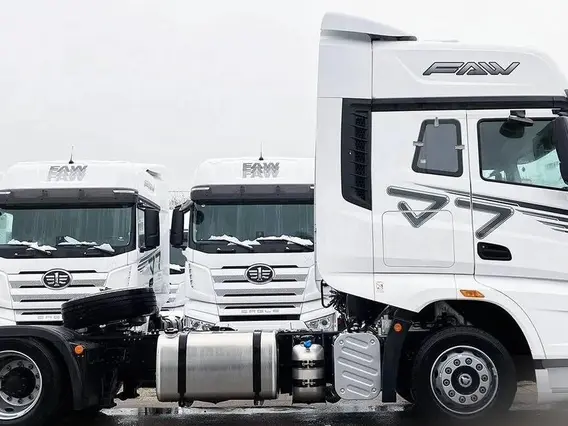 Седельный тягач FAW J7 2024 года новый фото 5