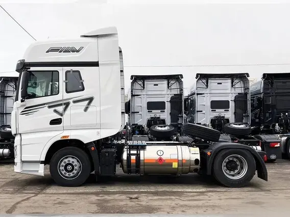 Седельный тягач FAW J7 2024 года новый фото 4