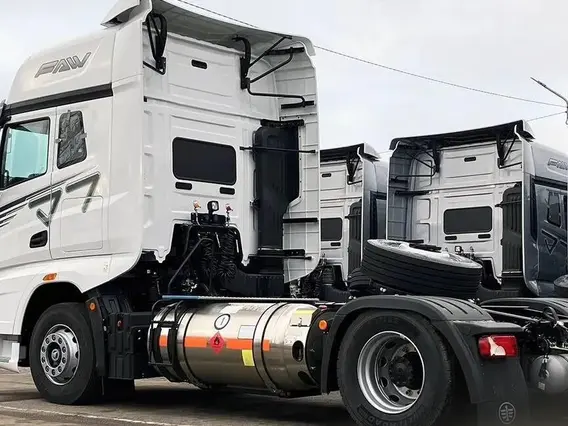 Седельный тягач FAW J7 2024 года новый фото 7