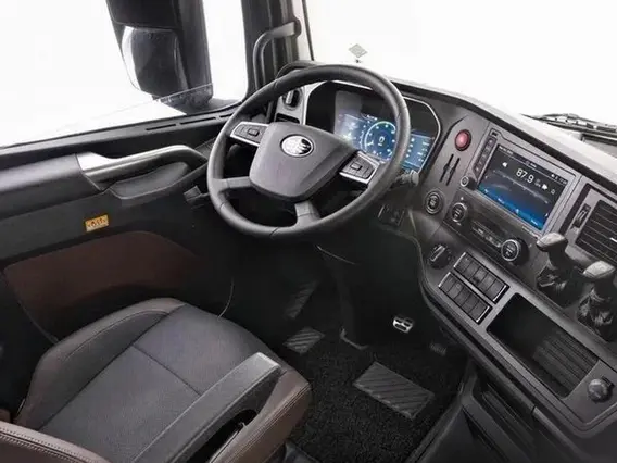 Седельный тягач FAW J7 2023 года новый фото 10