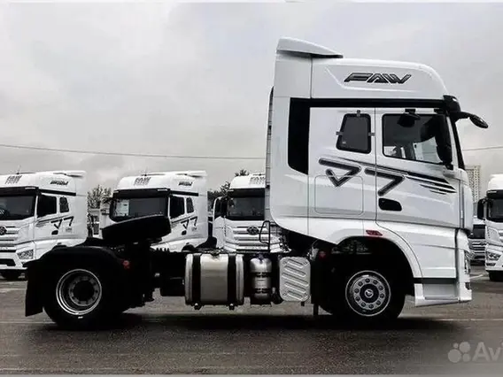 Седельный тягач FAW J7 2024 года новый фото 5