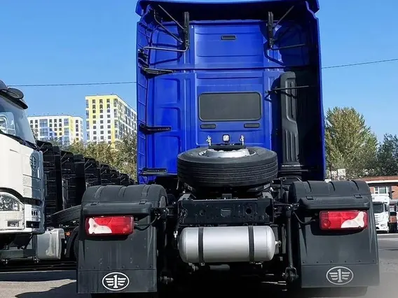 Седельный тягач FAW J7 2024 года новый фото 5