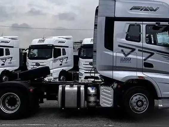 Седельный тягач FAW J7 2024 года новый фото 7