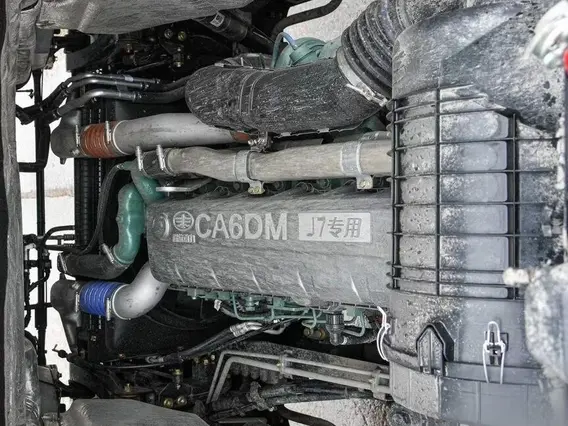 Седельный тягач FAW J7 2023 года новый фото 25