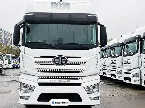 Седельный тягач FAW J7 2024 года новый фото 3