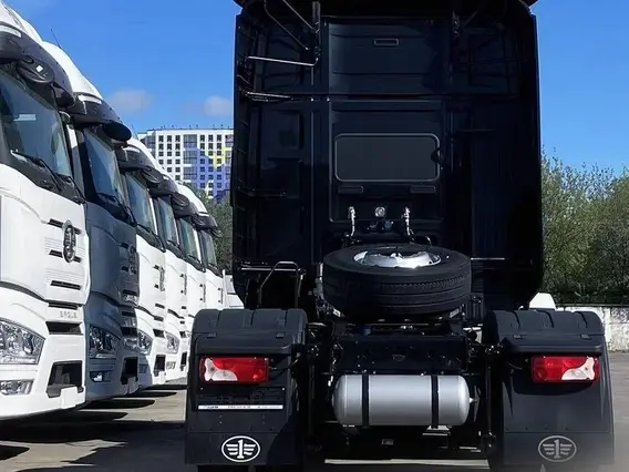 Седельный тягач FAW J7 2024 года новый фото 5