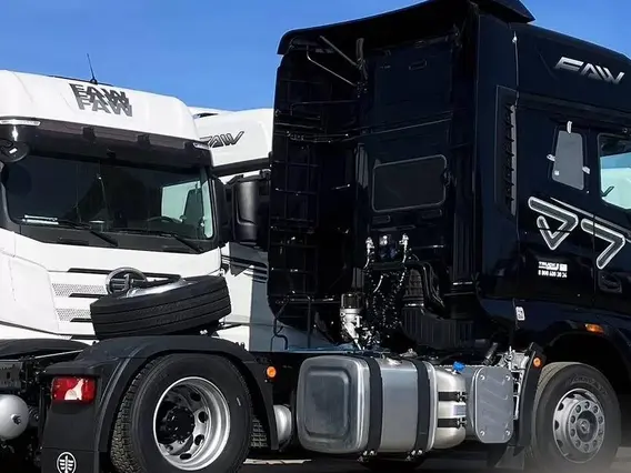 Седельный тягач FAW J7 2024 года новый фото 8