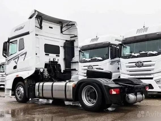 Седельный тягач FAW J7 2024 года новый фото 3