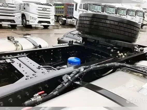 Седельный тягач FAW J7 2024 года новый фото 10