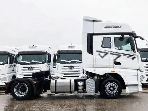 Седельный тягач FAW J7 2024 года новый фото 5
