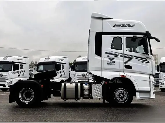 Седельный тягач FAW J7 2024 года новый фото 3