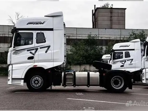 Седельный тягач FAW J7 2024 года новый фото 4