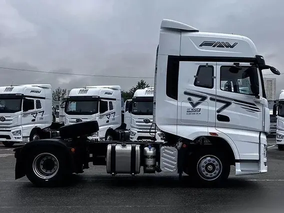 Седельный тягач FAW J7 2024 года новый фото 3