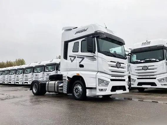 Седельный тягач FAW J7 2024 года новый