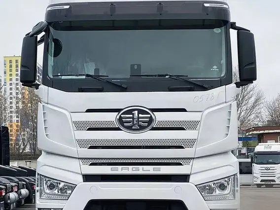 Седельный тягач FAW J7 2024 года новый фото 3