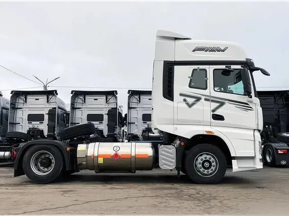 Седельный тягач FAW J7 2024 года новый фото 5