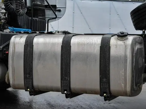 Седельный тягач FAW J7 2023 года новый фото 18