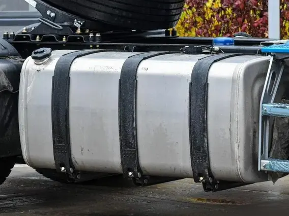 Седельный тягач FAW J7 2023 года новый фото 17