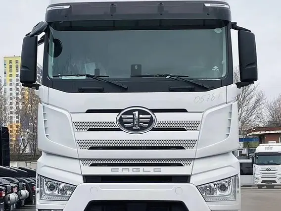 Седельный тягач FAW J7 2024 года новый фото 3
