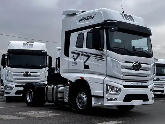 Седельный тягач FAW J7 2023 года новый фото 2