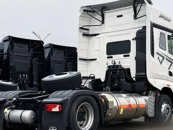 Седельный тягач FAW J7 2024 года новый фото 6