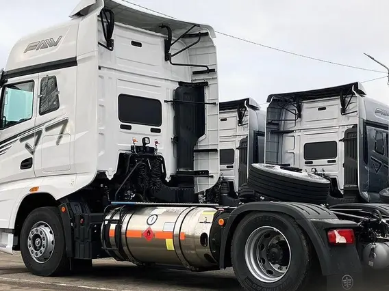 Седельный тягач FAW J7 2024 года новый фото 7