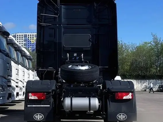 Седельный тягач FAW J7 2024 года новый фото 6