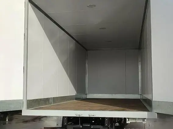 Изотермический фургон 38 м³ НАЗ на Ambertruck SM 2025 года новый фото 5