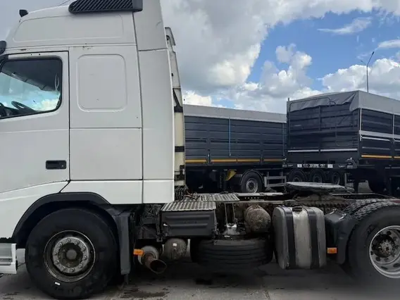 Седельный тягач Volvo FH, 2005 2005 года б/у фото 8