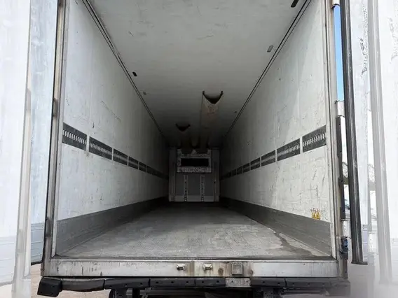 Полуприцеп-рефрижератор Schmitz Cargobull SCB*S3B 2013 года б/у фото 9