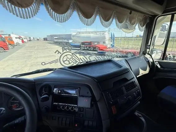 Седельный тягач DAF XF 2012 года б/у фото 12