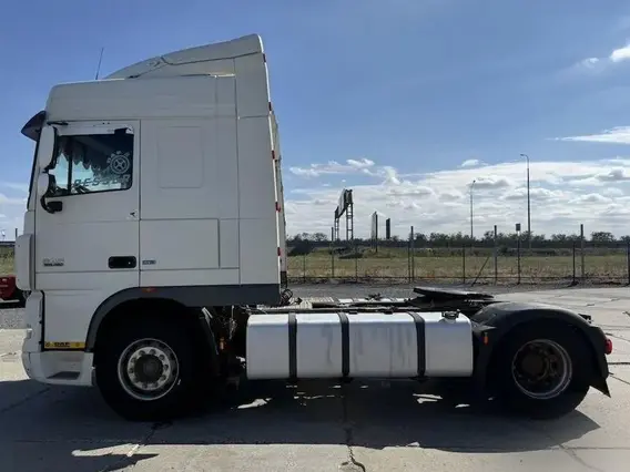 Седельный тягач DAF XF 2012 года б/у фото 4