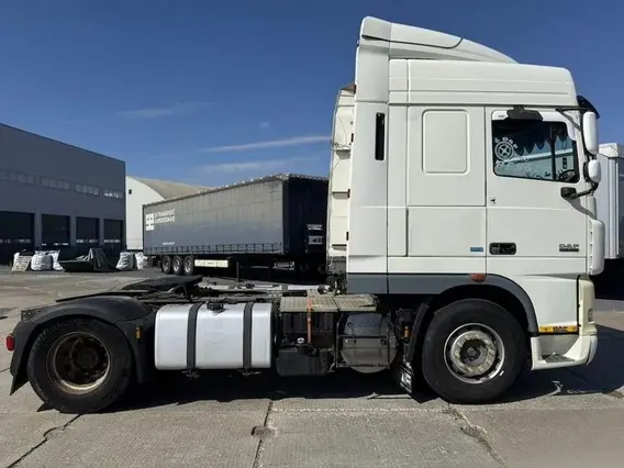 Седельный тягач DAF XF 2012 года б/у фото 8