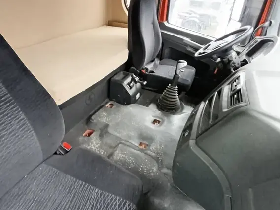 Седельный тягач Shacman SX42584V324 2022 года б/у фото 11