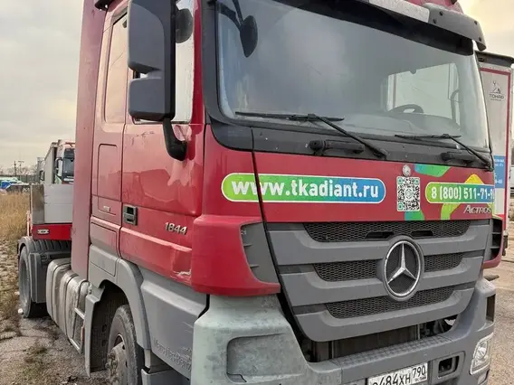 Седельный тягач Mercedes-Benz Actros 2017 года б/у