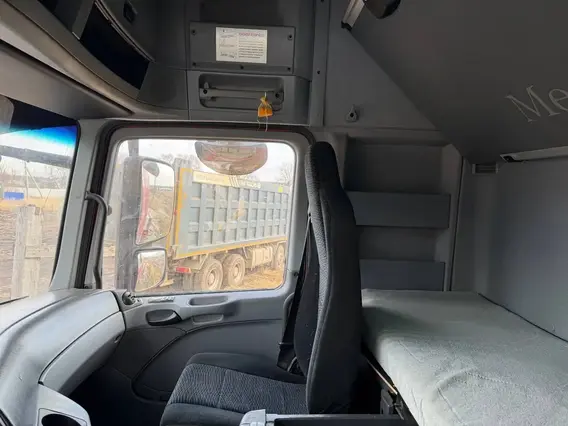Седельный тягач Mercedes-Benz Actros 2017 года б/у фото 9