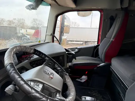 Седельный тягач Volvo FH 2017 года б/у фото 5