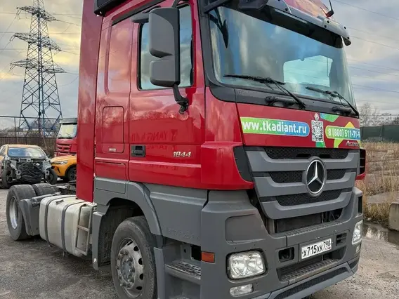 Седельный тягач Mercedes-Benz Actros 2017 года б/у