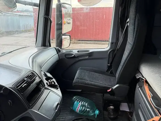 Седельный тягач Mercedes-Benz Actros 2017 года б/у фото 12