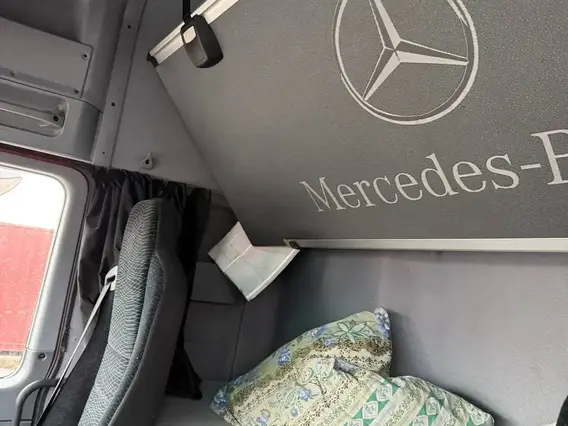 Седельный тягач Mercedes-Benz Actros 2017 года б/у фото 13
