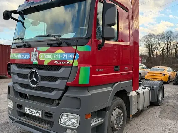 Седельный тягач Mercedes-Benz Actros 2017 года б/у фото 3