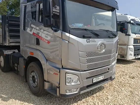 Седельный тягач FAW J6 2023 года б/у