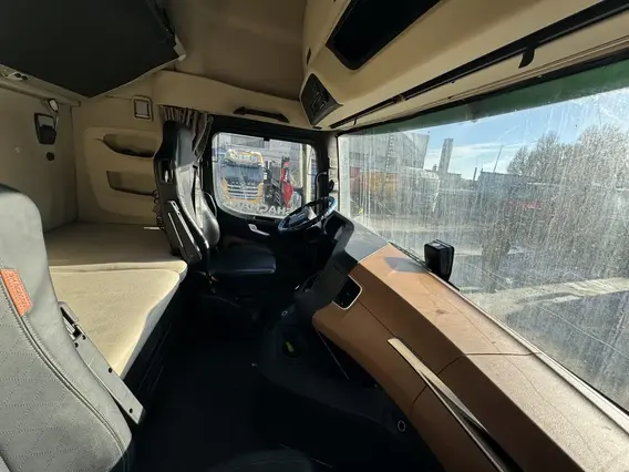 Седельный тягач Shacman SX4188YY381 2022 года б/у фото 9