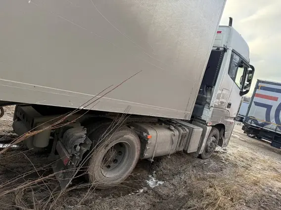 Седельные тягачи Foton Auman EST A 2023 года б/у фото 6