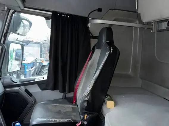 Седельные тягачи Renault T-Series 2018 года б/у фото 8