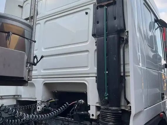 Седельный тягач DAF XF 2017 года б/у фото 8